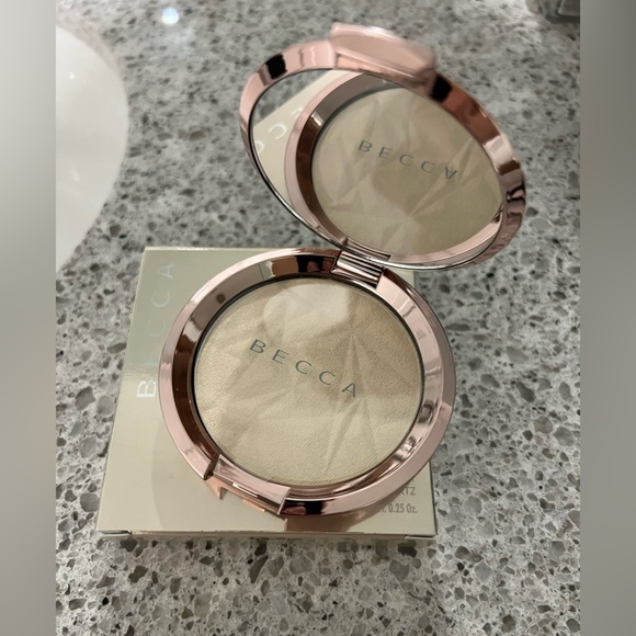 OG - BECCA Vanilla Quartz - Picture 2 of 5